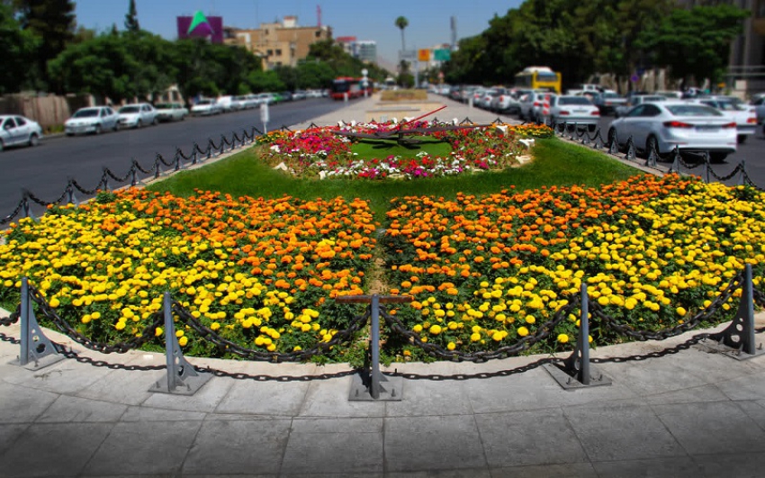 عطر تابستان با کاشت گل های دائمی و فصلی در محدوده منطقه یک   