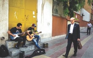 نوازندگان خياباني نيازمند حمايت و ساماندهي هستند